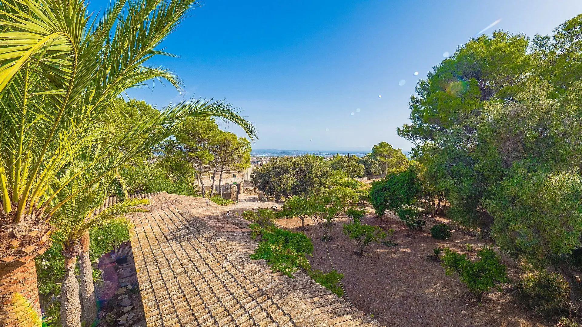 Villa Portol 0*,